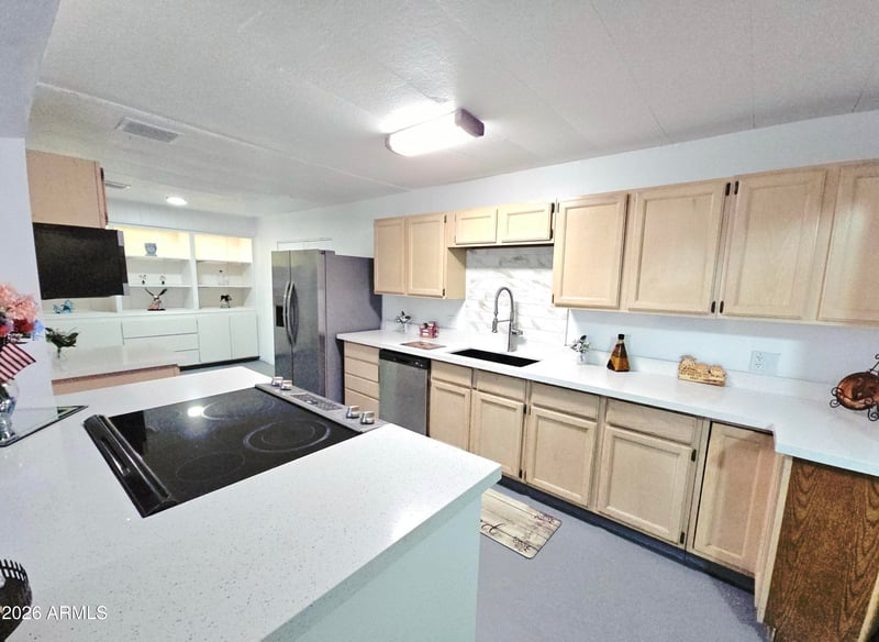 6538 Hatcher Rd, Glendale, AZ 85302