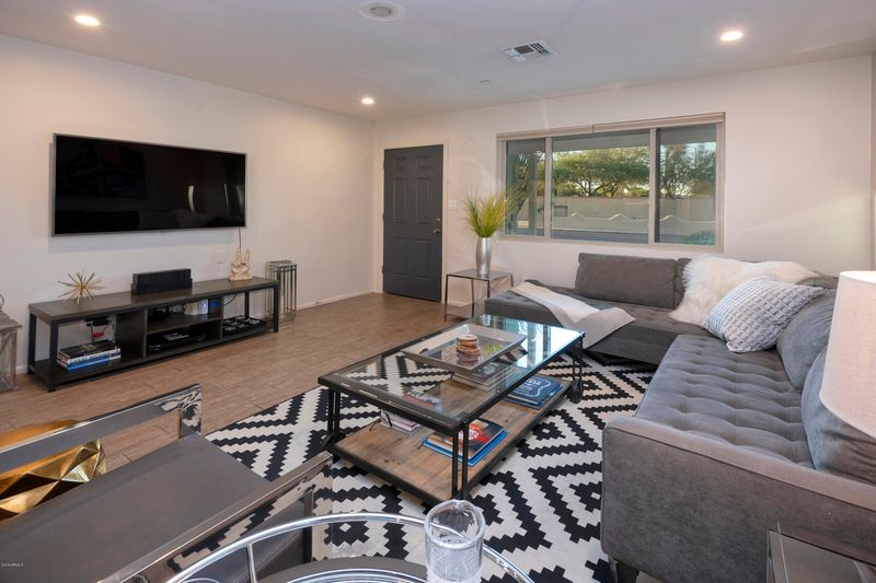 6539 E 1st St, Scottsdale, AZ 85251