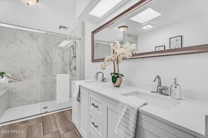 654 83rd Way, Mesa, AZ 85208