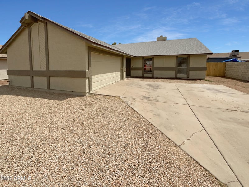 6547 73rd Dr, Glendale, AZ 85303