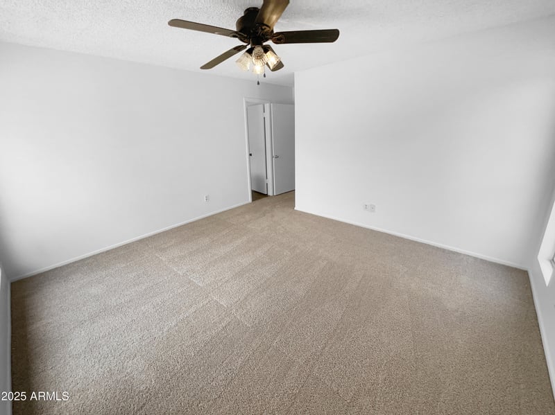 6547 73rd Dr, Glendale, AZ 85303