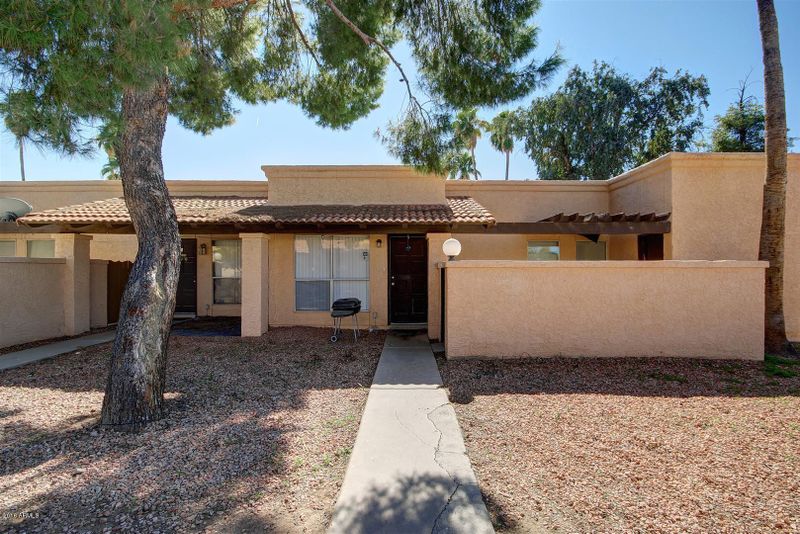 655 N Arrowhead Dr, Chandler, AZ 85224