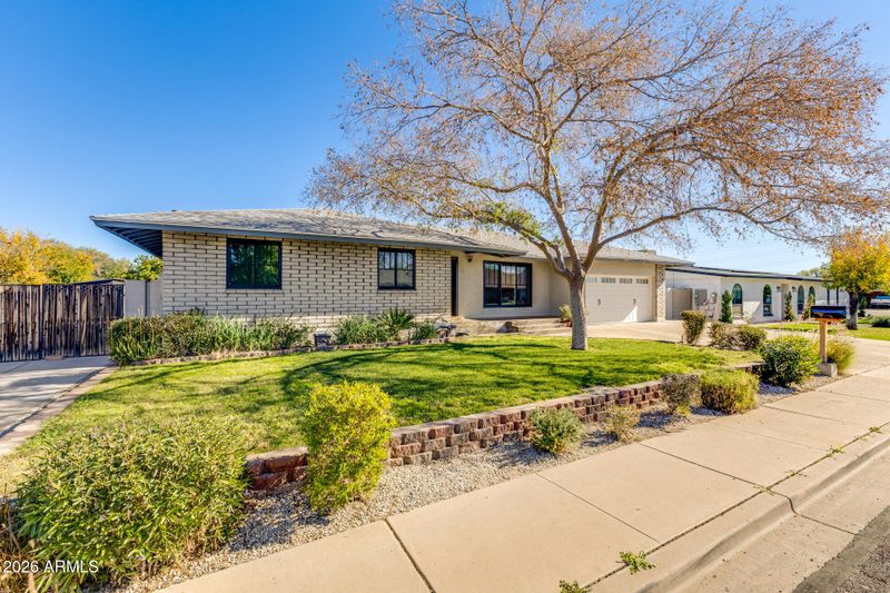 655 N Gentry Cir, Mesa, AZ 85213