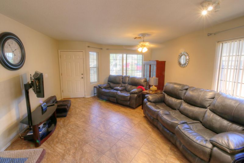 655 W Rosal Ave, Apache Junction, AZ 85120