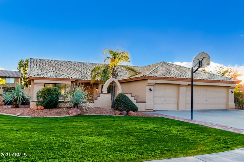 6553 E Palm St, Mesa, AZ 85215