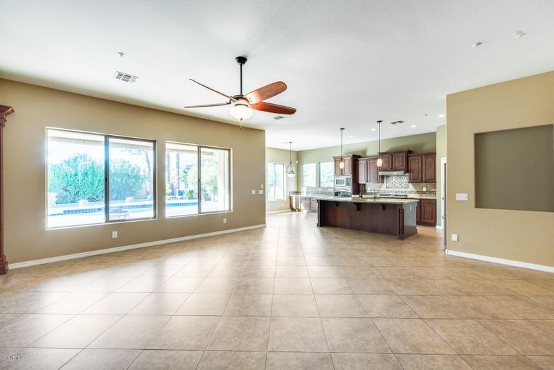 6554 S Legend Ct, Gilbert, AZ 85298