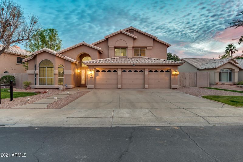 6557 W Lone Cactus Dr, Glendale, AZ 85308