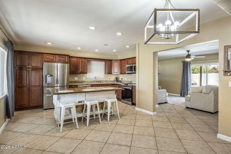 656 Ivanhoe St, Chandler, AZ 85225