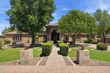 6561 Oakwood Way, Gilbert, AZ 85298