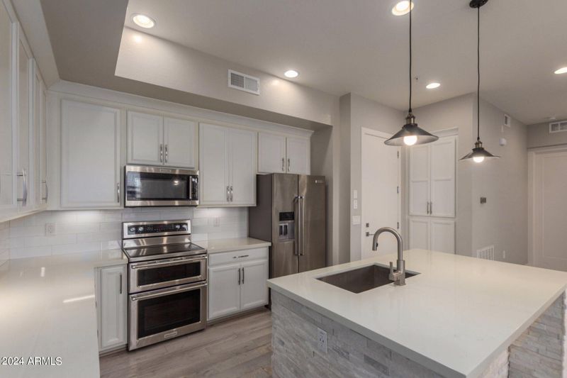 6565 E Thomas Rd #1040, Scottsdale, AZ 85251