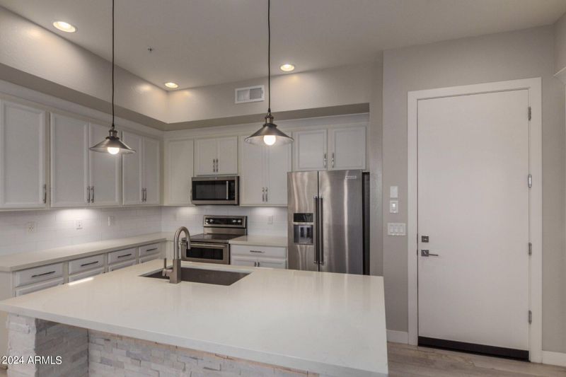 6565 E Thomas Rd #1040, Scottsdale, AZ 85251