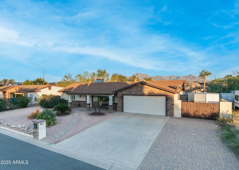 657 Copper Dr, Apache Junction, AZ 85120