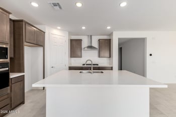 657 Riparian Dr, San Tan Valley, AZ 85140