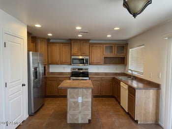 658 Christopher St, San Tan Valley, AZ 85140