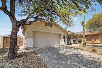 6582 Oraibi Dr, Glendale, AZ 85308