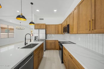 6582 W Oraibi Dr, Glendale, AZ 85308