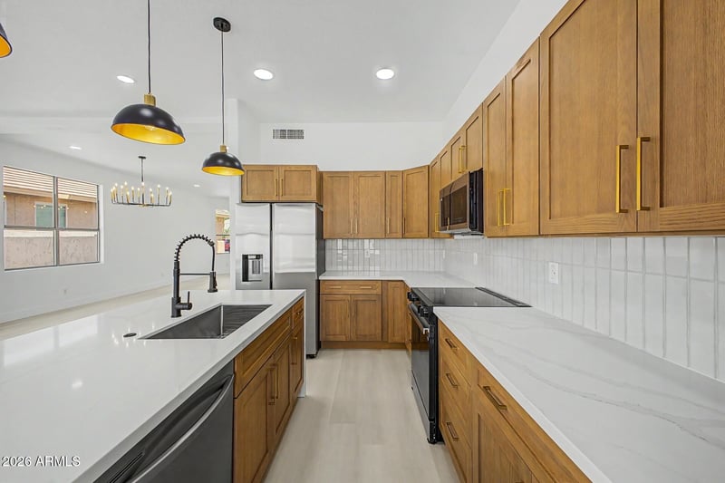 6582 W Oraibi Dr, Glendale, AZ 85308