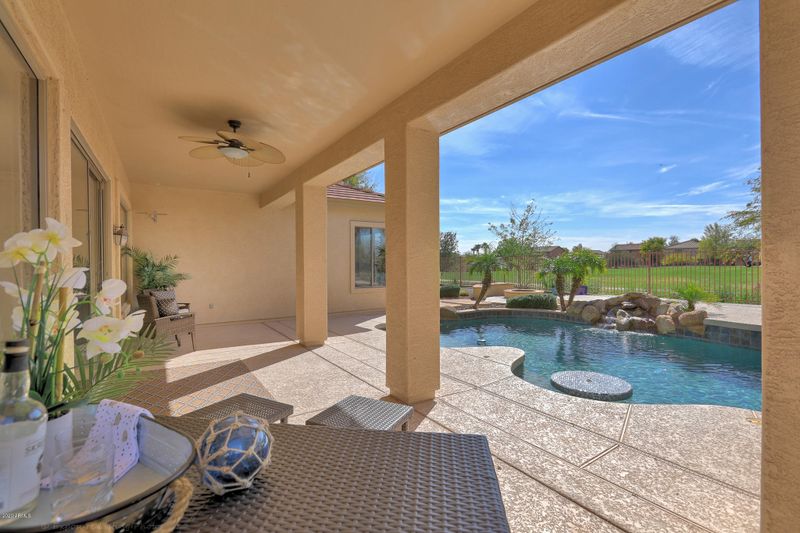 6586 S Crestview Dr, Gilbert, AZ 85298