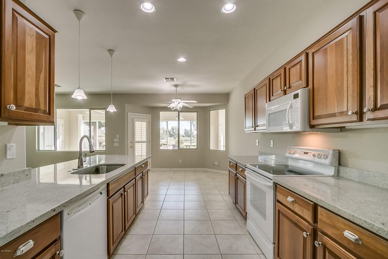 6589 S Whetstone Pl, Chandler, AZ 85249