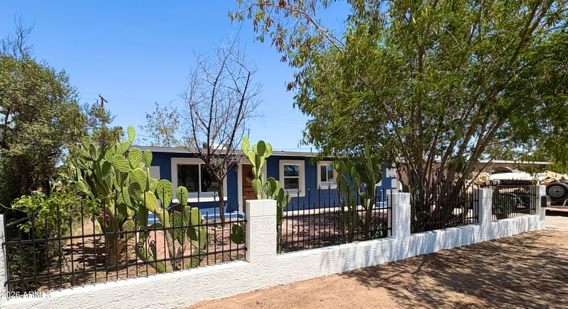 659 S Center St, Mesa, AZ 85210