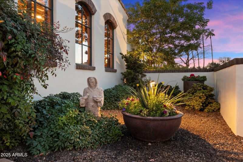 6601 E Valley Vista Ln, Paradise Valley, AZ 85253