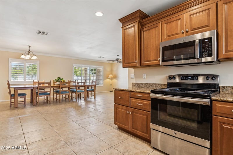 6602 Surrey Ave, Glendale, AZ 85304