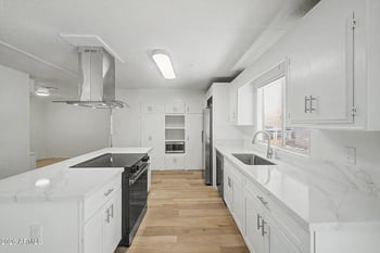 6602 Mission Ln, Glendale, AZ 85302