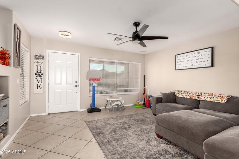 6602 West Wind Dr, Glendale, AZ 85310