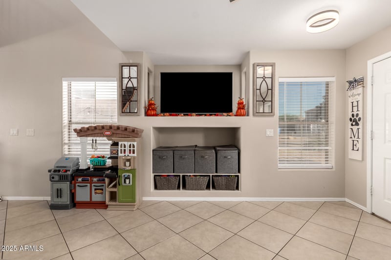 6602 West Wind Dr, Glendale, AZ 85310