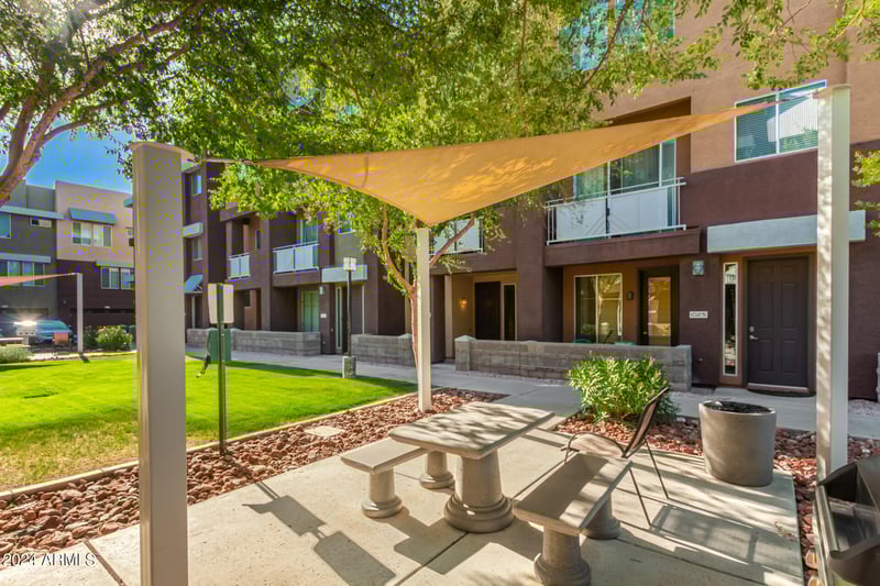 6605 93rd Ave #1024, Glendale, AZ 85305