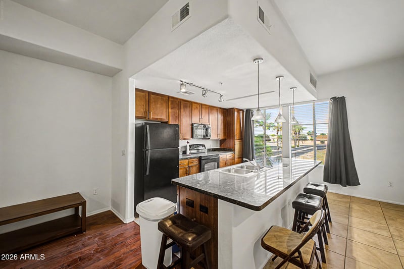 6605 N 93rd Ave #1050, Glendale, AZ 85305