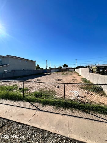 6606 54th Dr #11, Glendale, AZ 85301