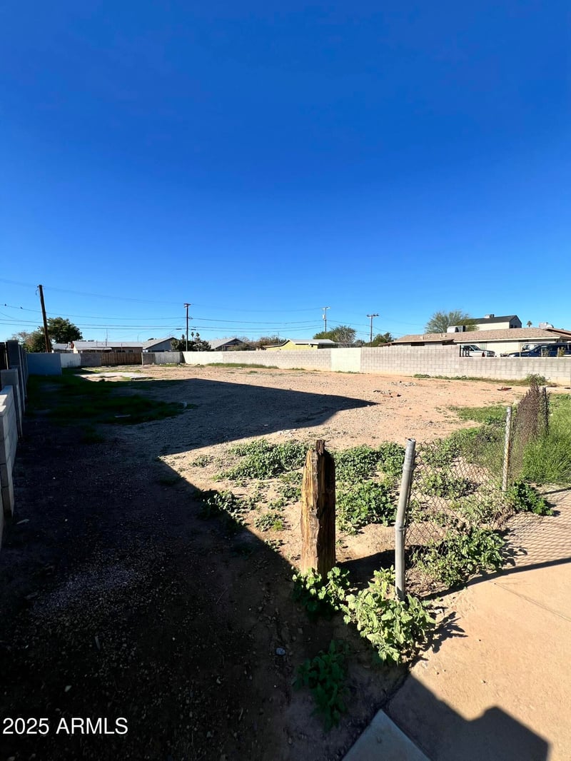 6606 54th Dr #11, Glendale, AZ 85301