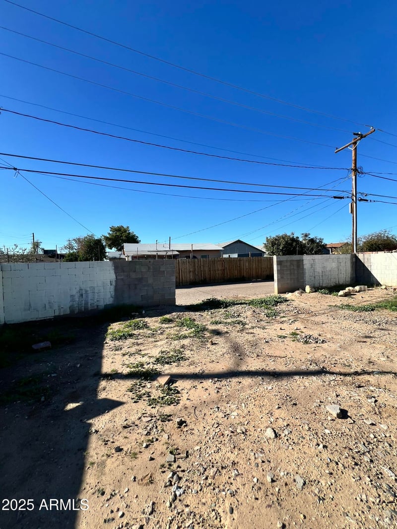 6606 54th Dr #11, Glendale, AZ 85301