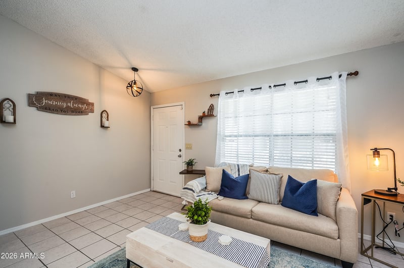6606 Kingston Ln, Glendale, AZ 85306