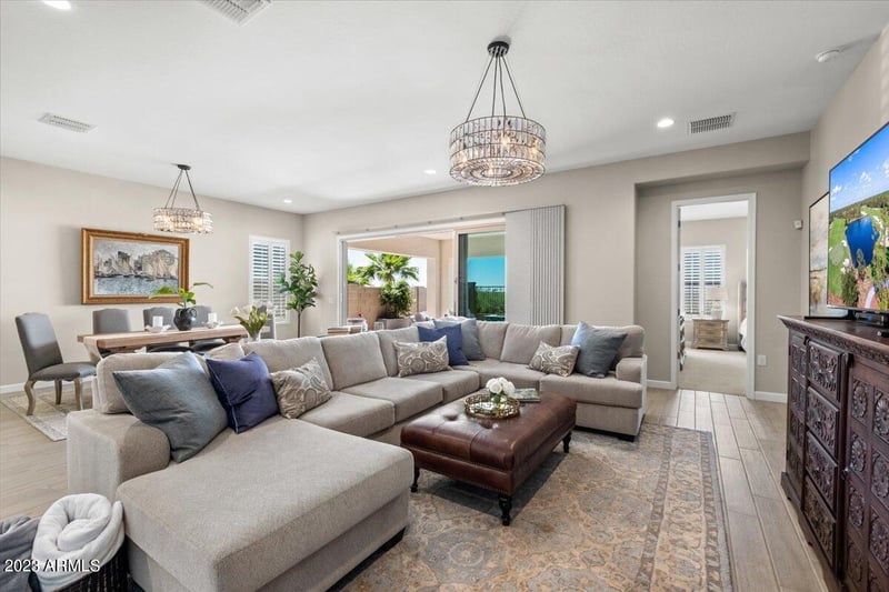 6607 Libby St, Phoenix, AZ 85054