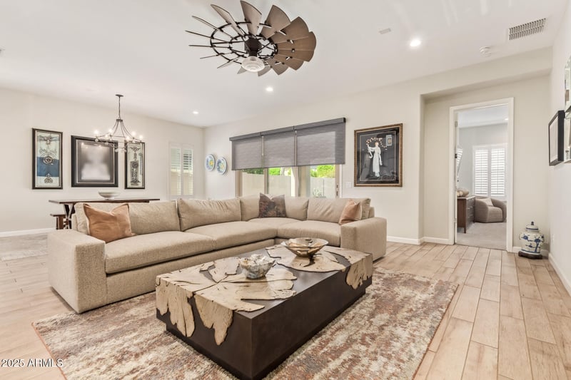 6608 Libby St, Phoenix, AZ 85054