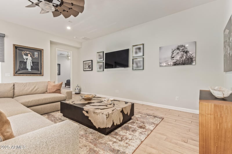 6608 Libby St, Phoenix, AZ 85054