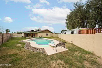 6608 Mercer Ln, Glendale, AZ 85304