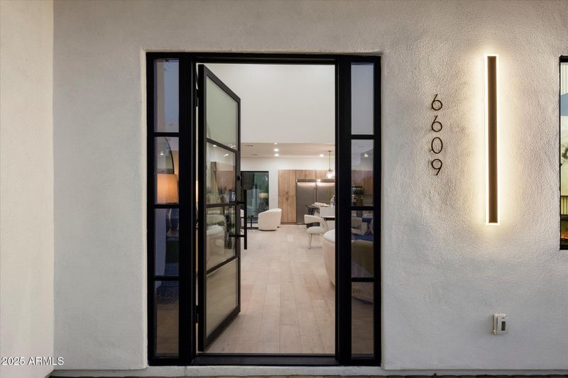 6609 E 4th St, Scottsdale, AZ 85251