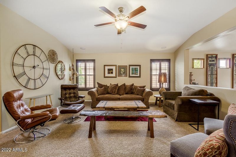 661 E Taylor Trl, San Tan Valley, AZ 85143