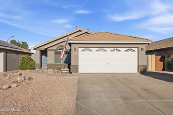 661 Joshua Tree Ln, Gilbert, AZ 85234