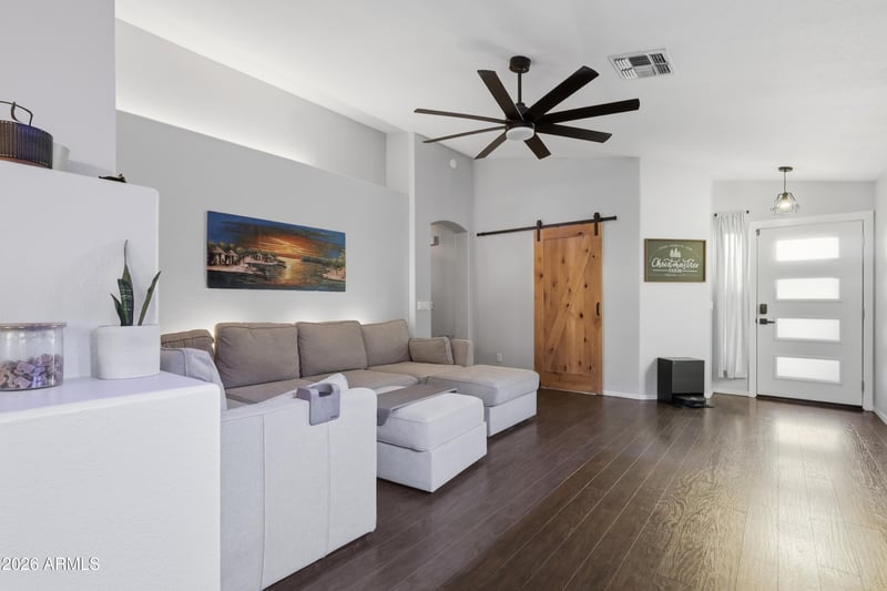 661 N Joshua Tree Ln, Gilbert, AZ 85234