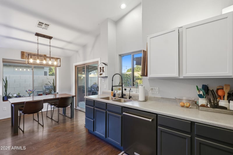 661 N Joshua Tree Ln, Gilbert, AZ 85234