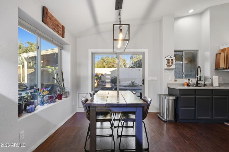 661 N Joshua Tree Ln, Gilbert, AZ 85234