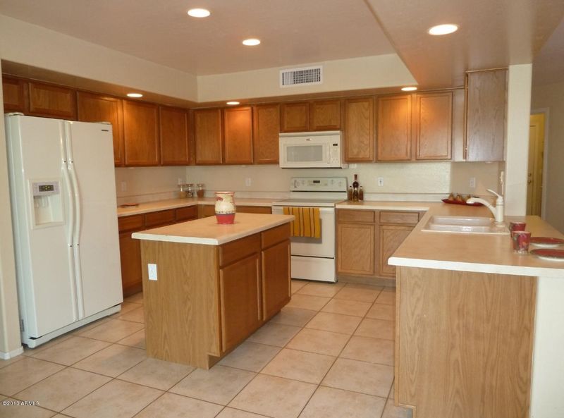 661 S Cardinal St, Gilbert, AZ 85296