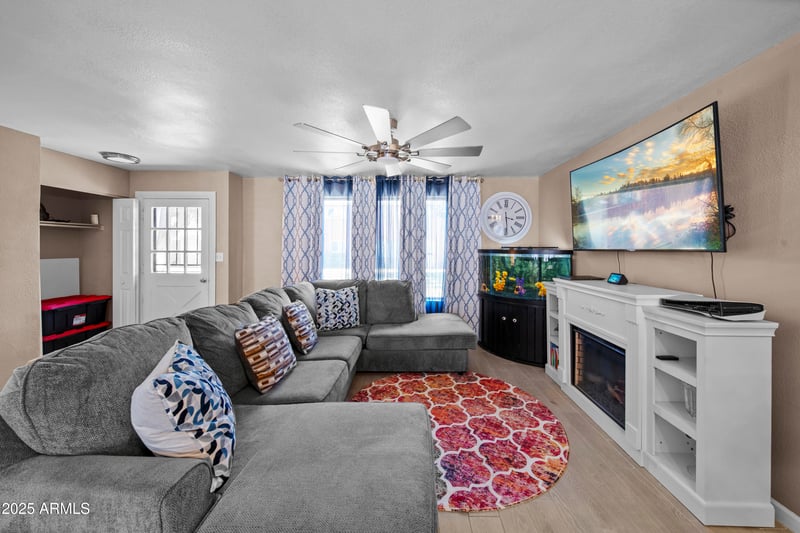 6610 43rd Ave, Glendale, AZ 85301