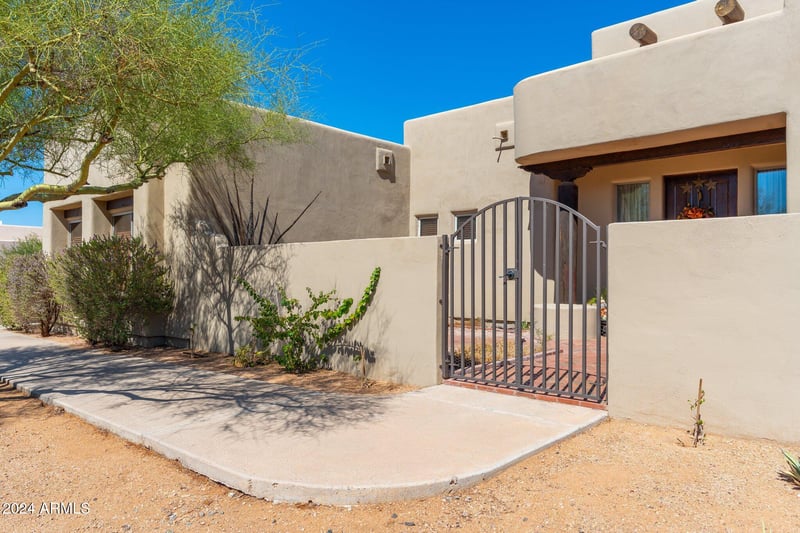 6610 Barwick Dr, Cave Creek, AZ 85331