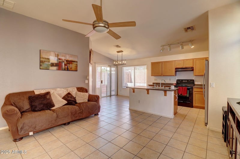6610 University Dr #111, Mesa, AZ 85205