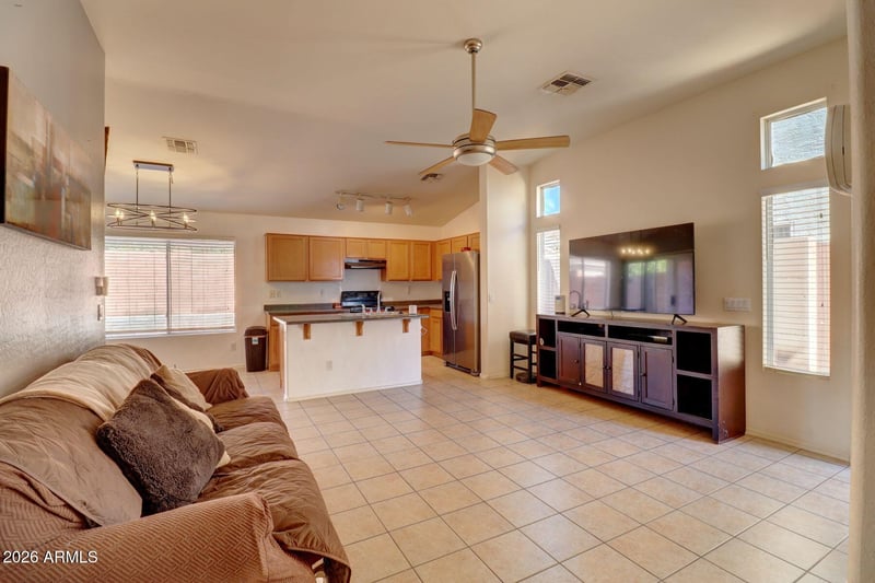 6610 University Dr #111, Mesa, AZ 85205